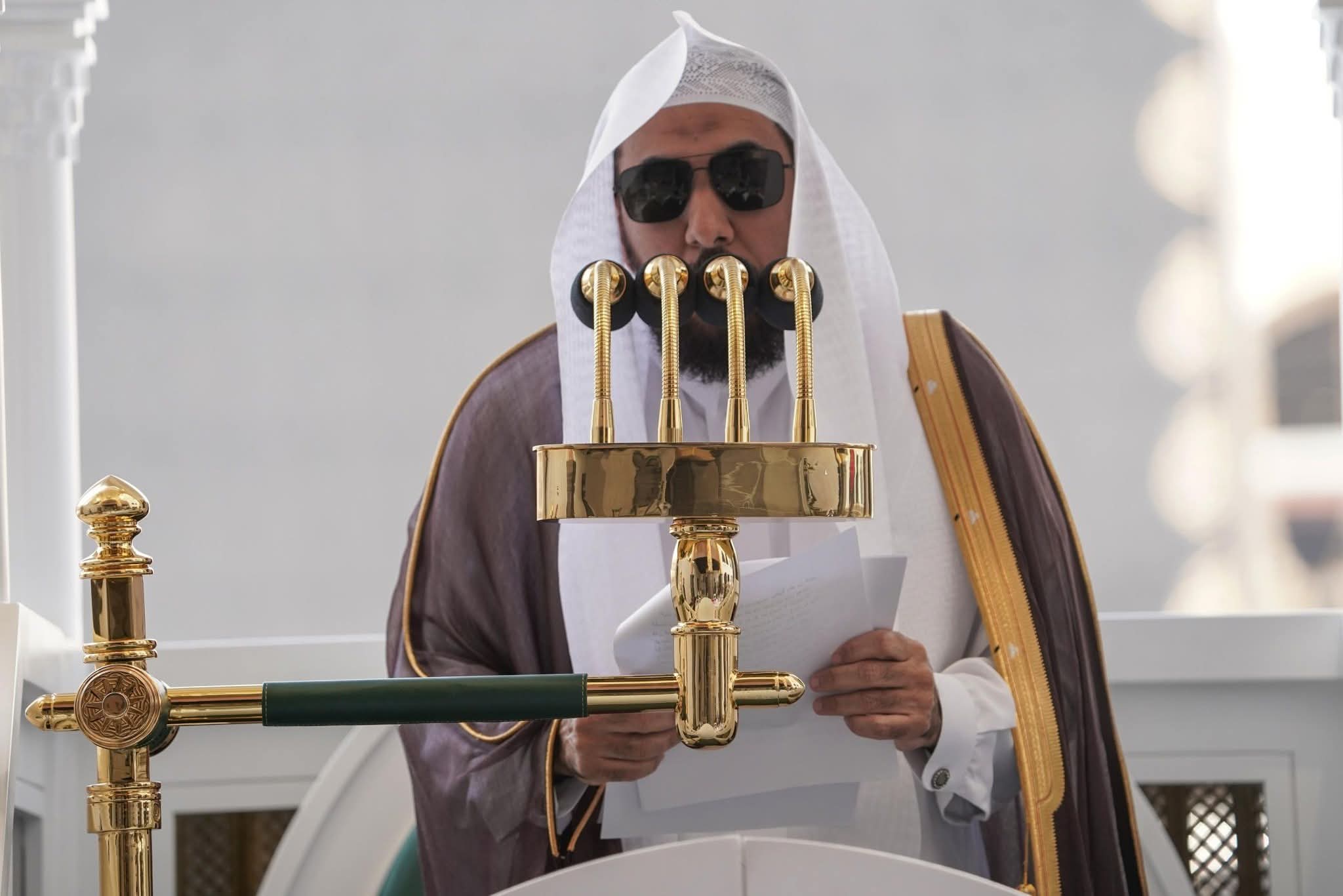 الجهني يؤم المصلين لصلاة الجمعة بالمسجد الحرام