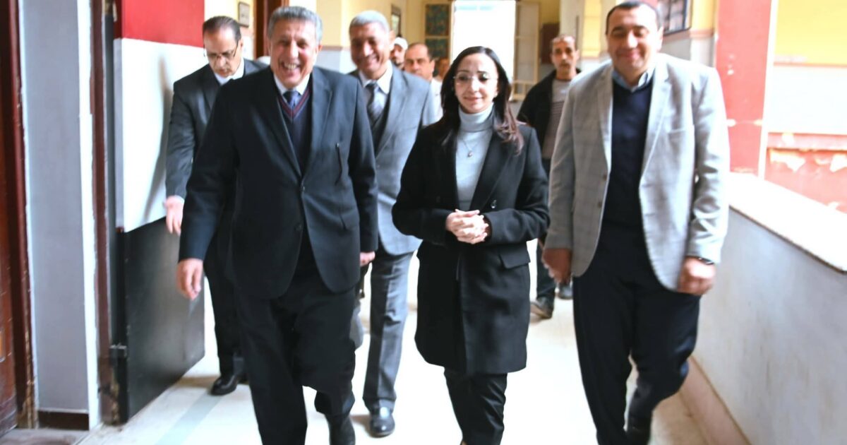 محافظ البحيرة تتفقد عدداً من اللجان بكفر الدوار لمتابعة سير الإمتحانات وتوفير مناخ آمن ومنضبط