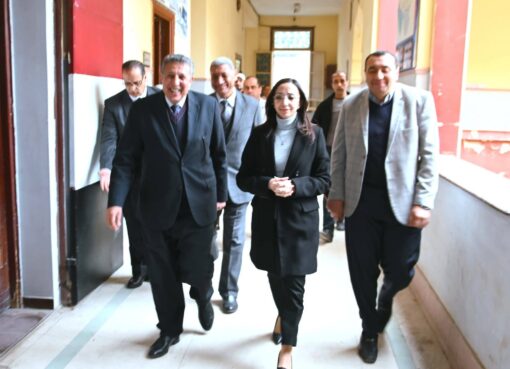 محافظ البحيرة تتفقد عدداً من اللجان بكفر الدوار لمتابعة سير الإمتحانات وتوفير مناخ آمن ومنضبط