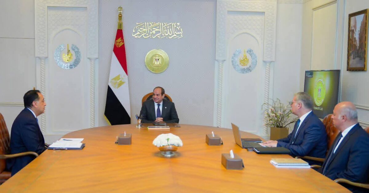 الرئيس السيسى يجتمع برئيس الوزراء ووزير البترول والثروة المعدنية