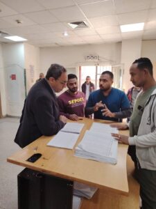 محافظ قنا يفاجئ مستشفى قفط التخصصي ويؤكد لا تهاون في صحة المواطنين