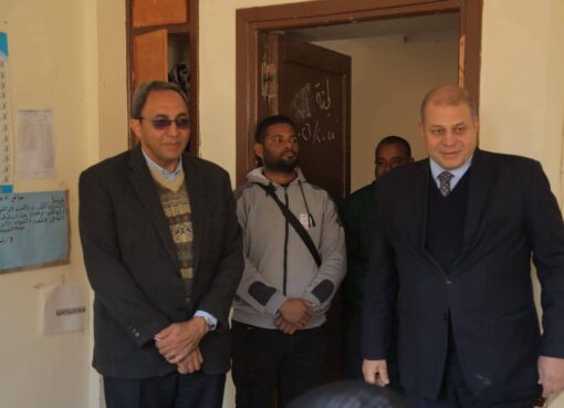 محافظ قنا يتفقد عددًا من المدارس للاطمئنان على سير امتحانات الشهادة الإعدادية