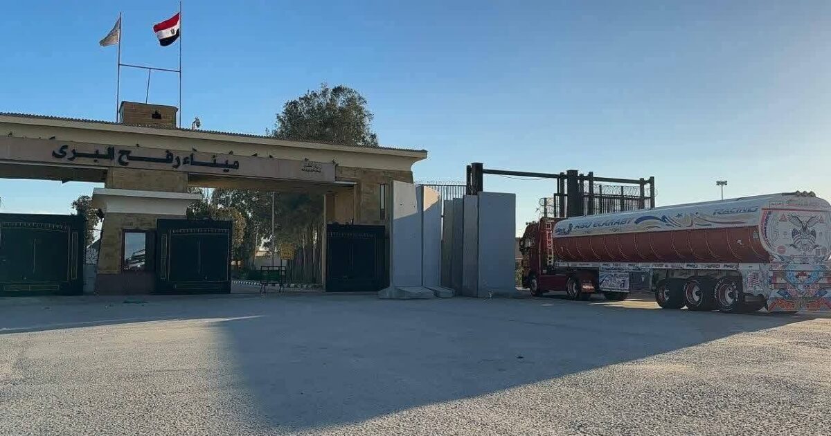 انطلاق قافلة المساعدات الإنسانية الـ 118من مصر إلى غزة