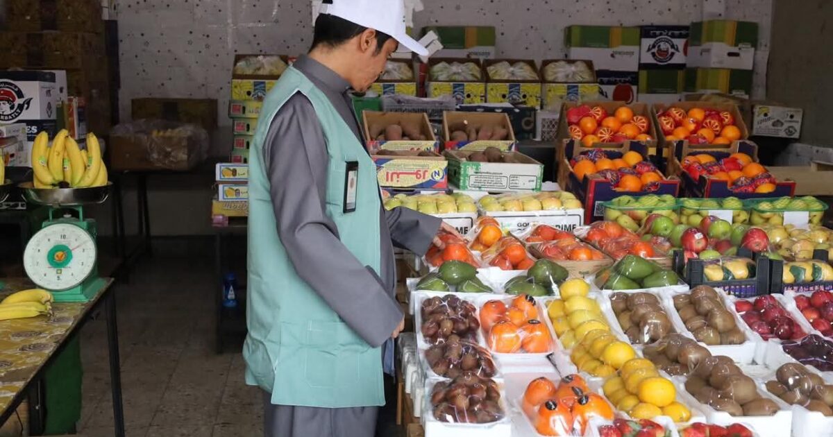 ‏بيئة الطائف تُكثّف الجولات الرقابية على أسواق النفع العام استعدادًا لشهر رمضان المبارك