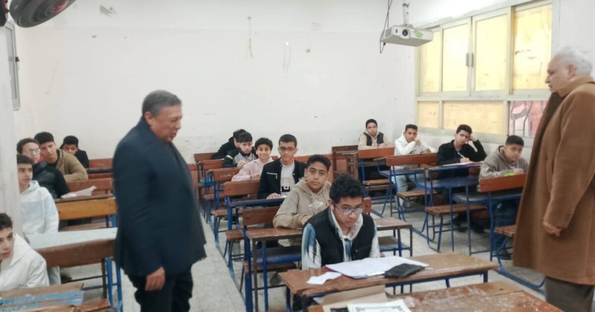 مدير تعليم البحيره: الطالب محور العملية التعليمية وامتحانات الإعدادية تسير بانضباط