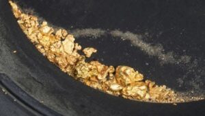 مصر تطلق «اللجنة العليا للذهب» وتدرس إنشاء مصفاة وطنية لتعظيم القيمة المضافة