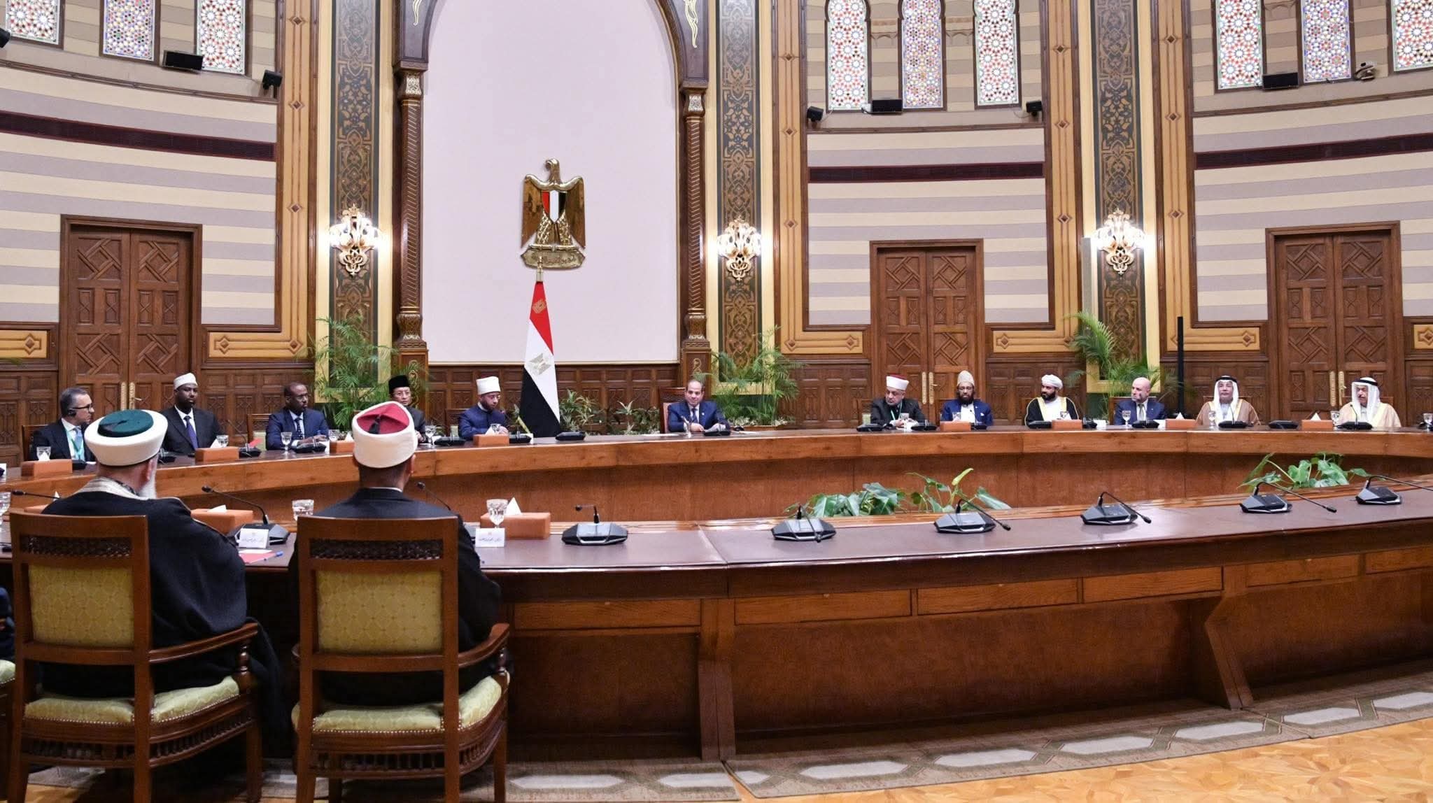 السيسى يضع أسس تجديد الخطاب الدينى خلال استقباله قيادات وعلماء المؤتمر الدولى للشؤون الإسلامى