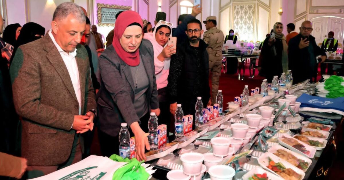 محافظ الإسماعيلية يشهد تجهيز مطبخ الخير استعدادًا للإنطلاق بمدينة الإسماعيلية وأحيائها.
