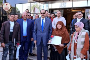 محافظ سوهاج يدعم أحلام ذوي الإعاقة بشهادات ريادة الأعمال والتمكين الاقتصادي