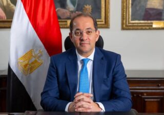 وزير المالية في لقائه مع الرئيس الإقليمي شركة شنايدر إلكتريك بالشرق الأوسط وأفريقيا  