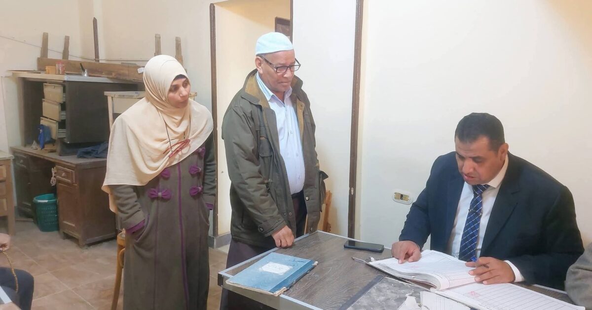 مدير القوى العاملة بقنا يفاجئ مكتب تفتيش وتشغيل نقادة