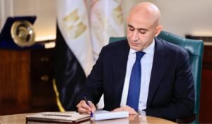 وزير التعليم يصدر قرارًا بحركة تغييرات وتنقلات لمديري ووكلاء المديريات التعليمية