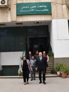 نائب رئيس جامعة عين شمس يختتم جولاته الميدانية لتفقد امتحانات الفصل الدراسي الأول بكلية الآثار