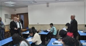 كلية التجارة بجامعة عين شمس تقترب من حسم ماراثون امتحانات 60 ألف طالب
