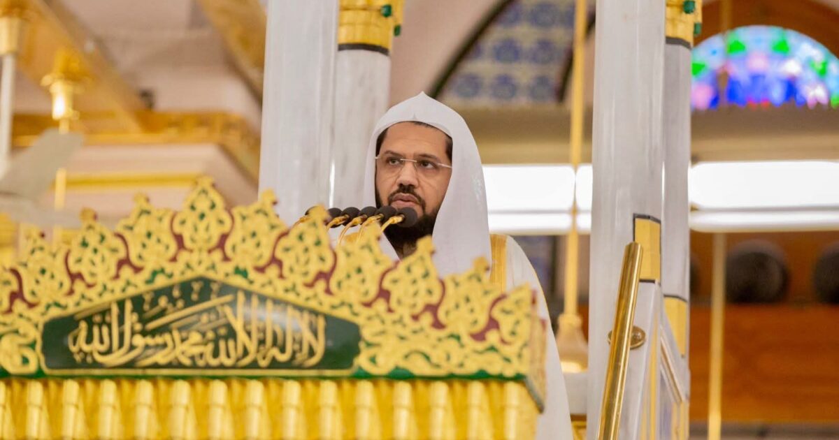 الحذيفي يؤم المصلين لصلاة الجمعة بالمسجد النبوي