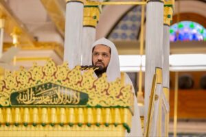 الحذيفي يؤم المصلين لصلاة الجمعة بالمسجد النبوي