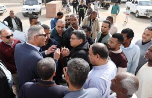 محافظ أسوان يوجه بتنفيذ إجراءات عاجلة لحل مشكلة تراكم المياه الجوفية بمنطقة الكرور