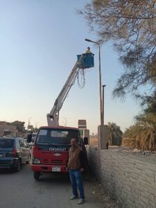 حملة لصيانة محولات الكهرباء وإنارة طريق مصر أسوان في أبوتشت