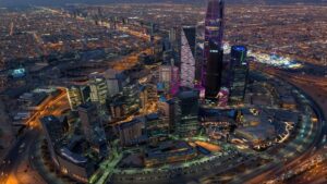 تنوع شتاء السعودية يجذب سياح الخليج بين الرياض وحائل والمنطقة الشرقية