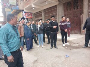 حملة إزالة مكبرة بحي غرب لتوسعة شارع أرض الحافي وتسهيل الحركة المرورية