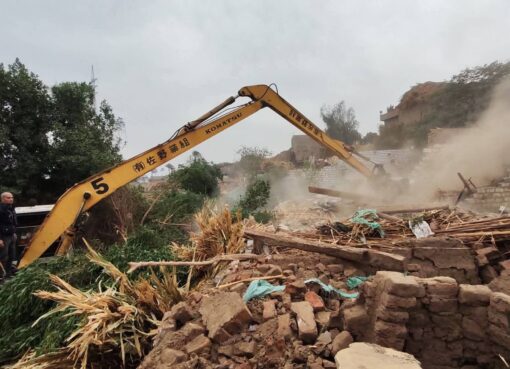 محافظ أسيوط: تنفيذ 39 حالة إزالة في 7 مراكز وحيين ضمن المرحلة الأولى من الموجة الـ28 للازالات