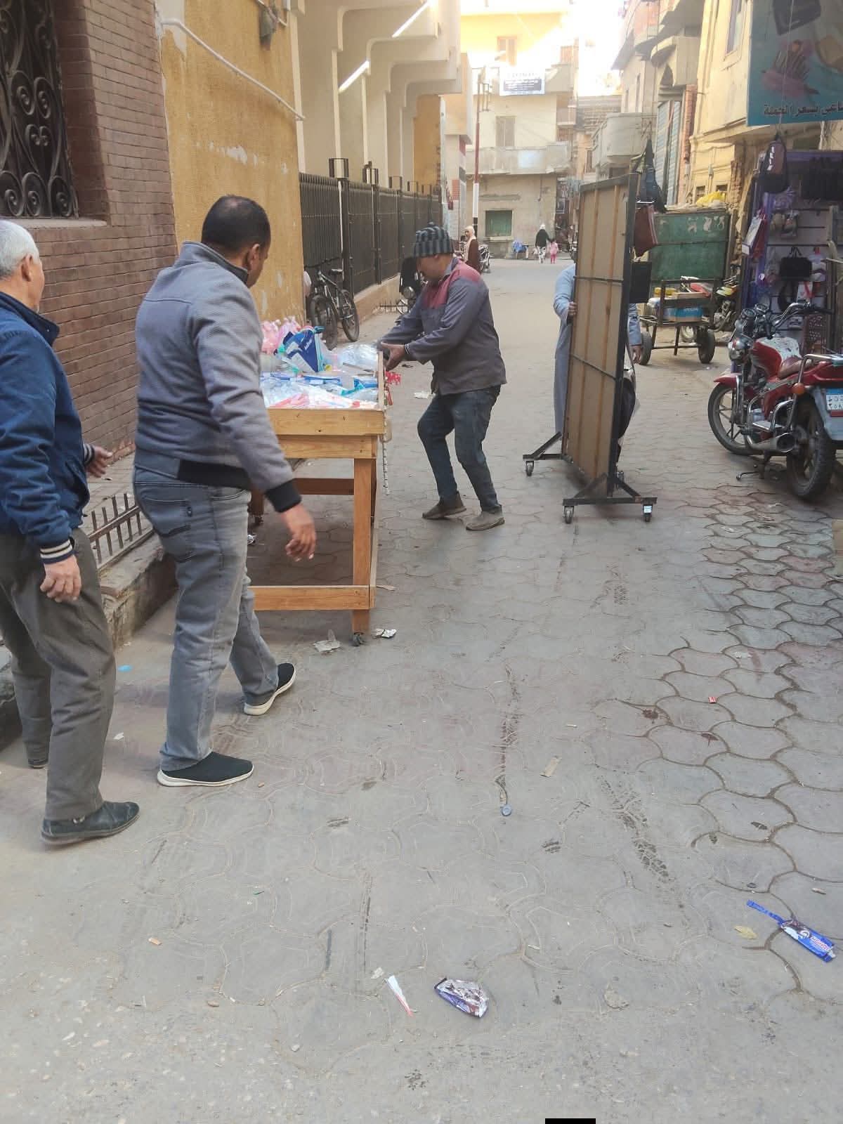 حملة موسعة بحي الجون لرفع الإشغالات وتحسين مستوى النظافة بمدينة الفيوم