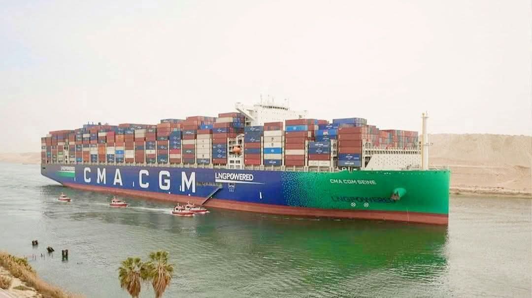 الفريق أسامة ربيع: عودة أكبر وأحدث سفن الحاويات فى العالم يعكس الثقة فى جاهزية ومكانة القناة