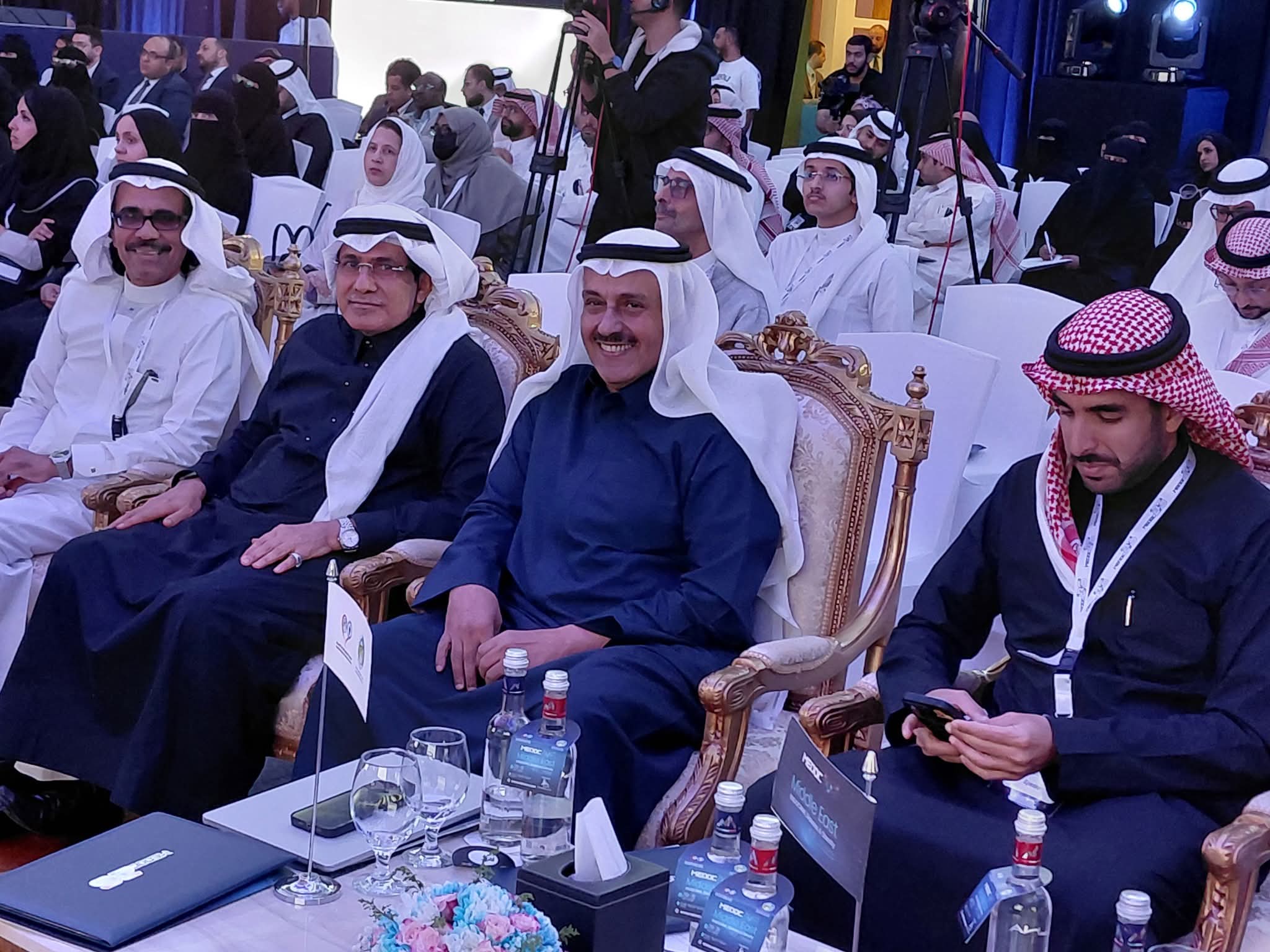 المشاركون في مؤتمر الشرق الأوسط للغدد والسكري والسمنة بجدة يرفعون أسمى آيات الشكر والامتنان للقيادة الرشيدة -حفظها الله -