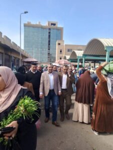 سوق إفلاقة بدمنهور بالبحيرة يشهد إقبال كبير من المواطنين بعد إعادة الحياة له