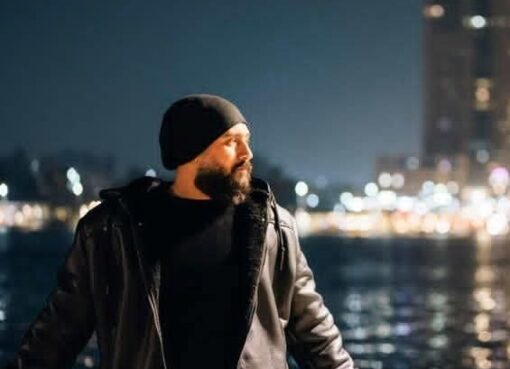 أحمد الروسي يعود بعد غياب طويل بأغنية في حضن الليل وتفاصيل لأول مره