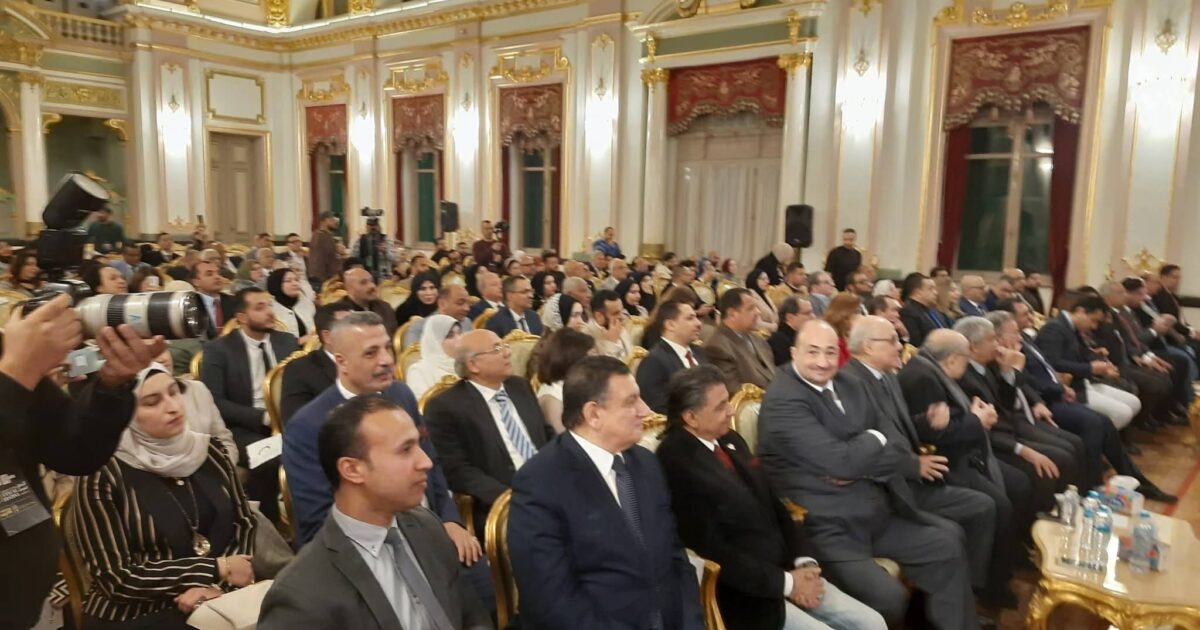 موسى مصطفى موسى يكرم أطباء الوطن