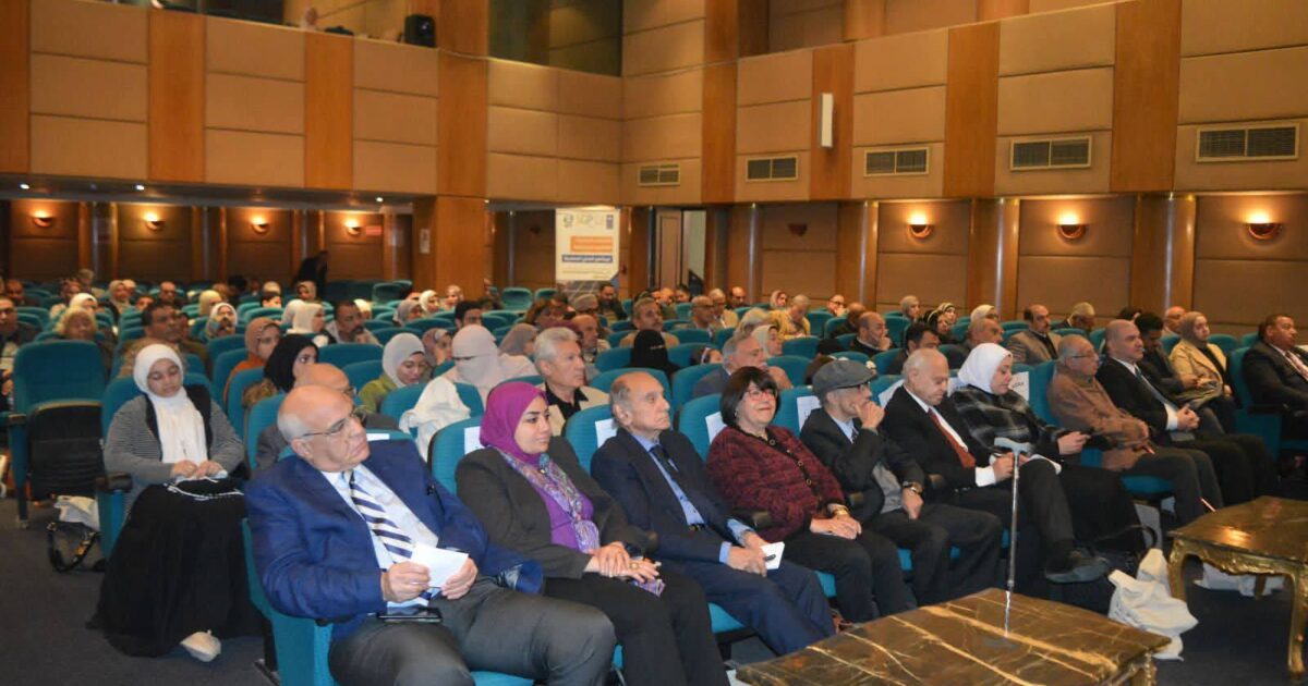 مشاركة جامعة دمنهور في فعالية الاقتصاد الأزرق المستدام والحلول القائمة على الطبيعة الاحتفال بيوم البيئة الوطني 