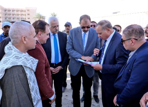 محافظ سوهاج يتفقد موقع مصنع الطوب الأسمنتي غرب جرجا على مساحة 11 فدان