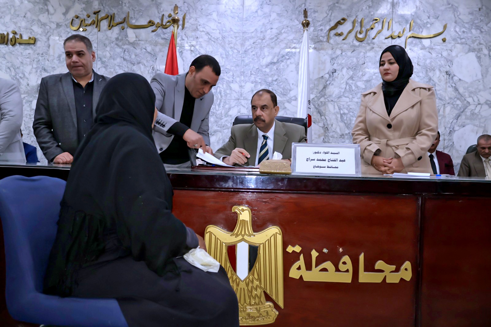 محافظ سوهاج يترأس اللقاء الجماهيري الأسبوعي ويشدد على سرعة الاستجابة لمطالب المواطنين