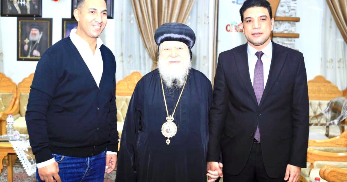 نائب محافظ سوهاج من مطرانية الأرثوذكس بميدان الثقافة: وحدة المصريين طريق التنمية والاستقرار