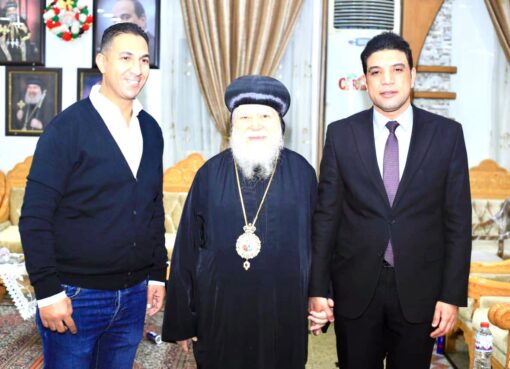 نائب محافظ سوهاج من مطرانية الأرثوذكس بميدان الثقافة: وحدة المصريين طريق التنمية والاستقرار