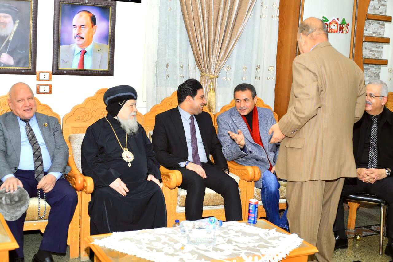 نائب محافظ سوهاج من مطرانية الأرثوذكس بميدان الثقافة: وحدة المصريين طريق التنمية والاستقرار