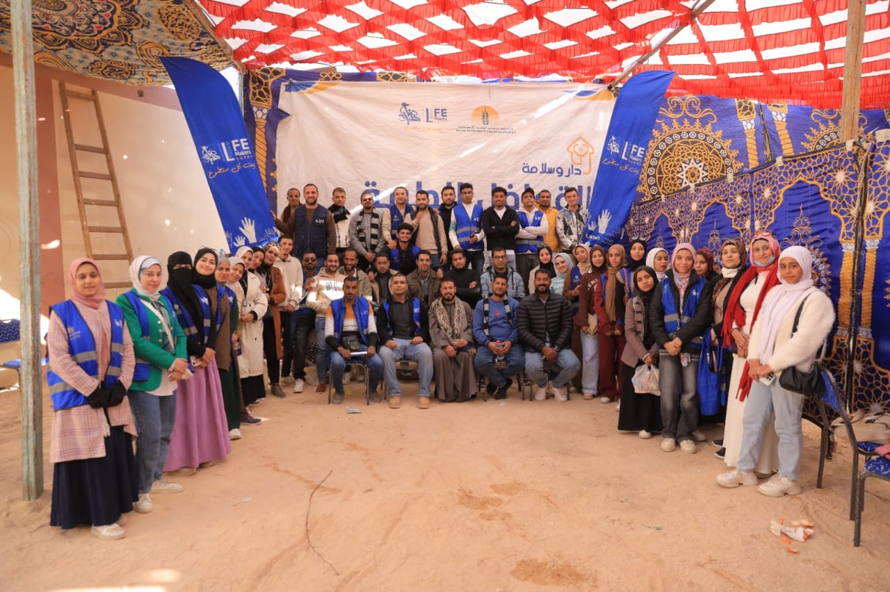 الكشف على 2000 مواطن بالمجان خلال قافلة طبية شاملة بقرية أولاد يحيى الحاجر بدار السلام