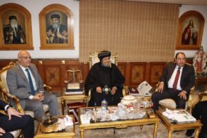 محافظ القليوبية ومدير أمن القليوبية يقدمان التهنئة بعيد الميلاد المجيد بمطرانية شبرا الخيمة