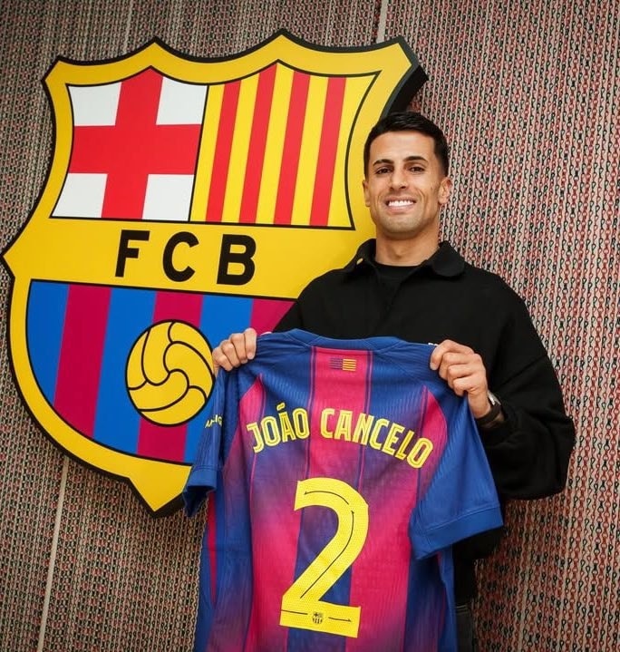 عودة جواو كانسيلو إلى برشلونة من الهلال