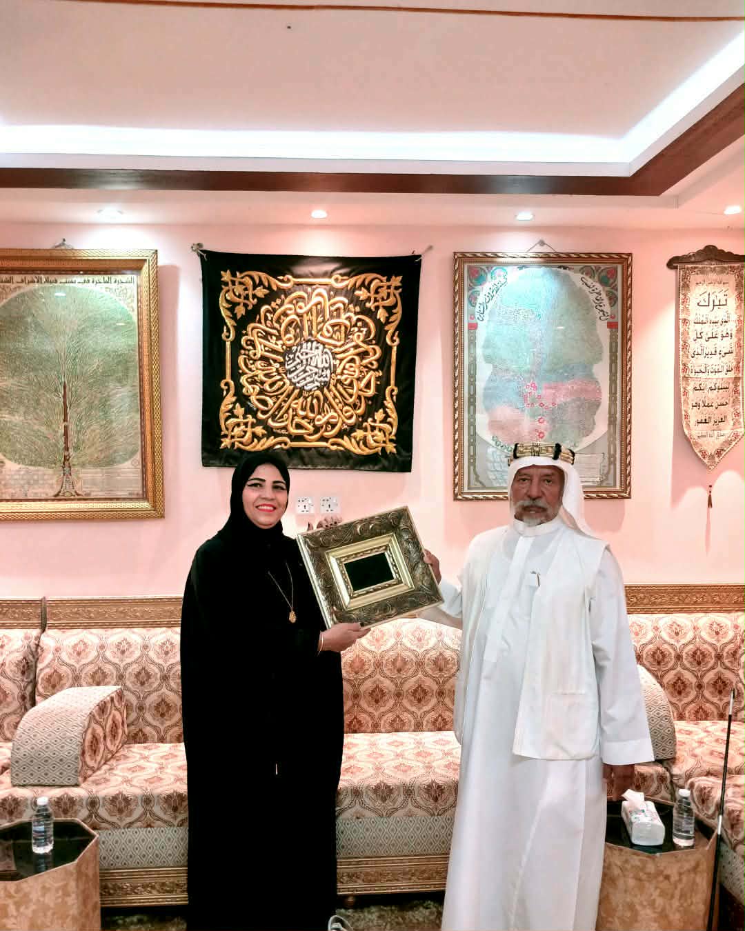 متحف الحسينية السعودي يمنح وسام التميز للاعلامية وفاء عبدالغفار