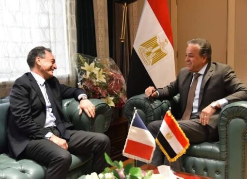 وزير الصحة يبحث