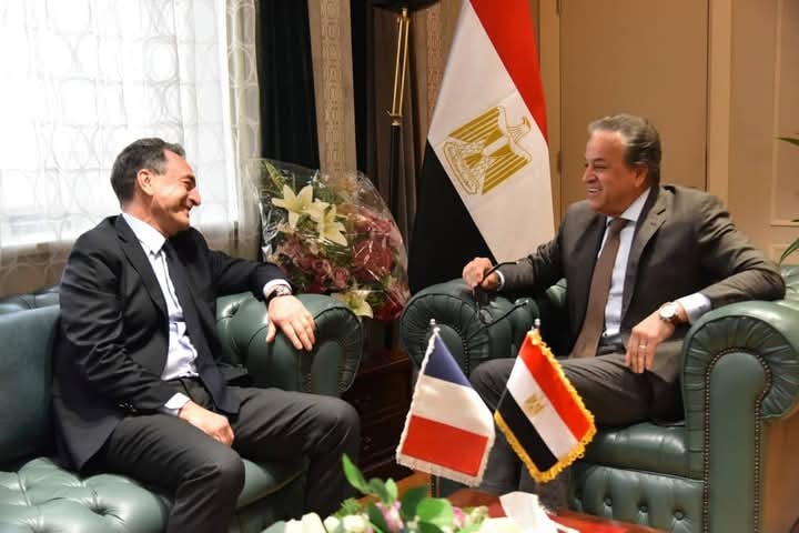 وزير الصحة يبحث