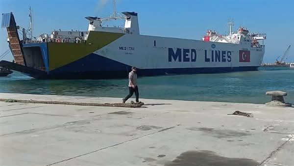 ميناء العريش يستقبل