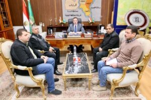 محافظ المنوفية يناقش معوقات مشروعات مياه الشرب والصرف