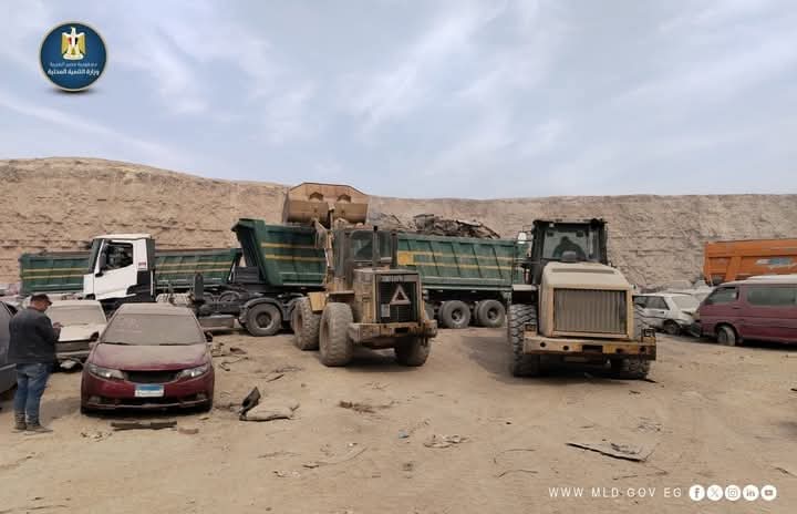 وزيرة التنمية المحلية تتابع جهود إخلاء وتنظيم مقبرة سيارات البساتين تمهيدًا للتصرف في المضبوطات