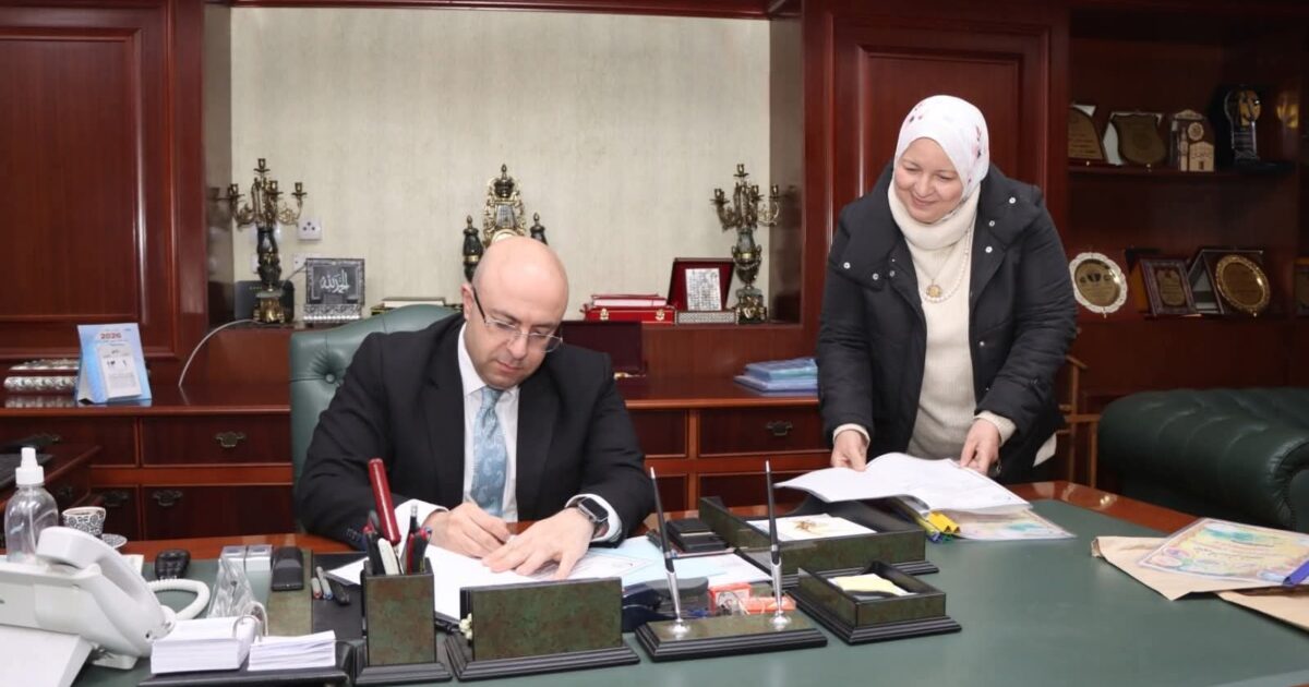 محافظ بني سويف يعتمد نتيجة امتحانات الفصل الدراسي الأول للشهادة الإعدادية بنسبة 75.6%