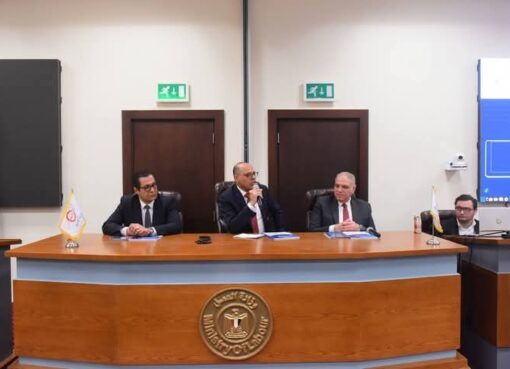 وزير العمل يعقد اجتماعًا مع شركة "ابدأ إديو" وممثلي 38 مركز تدريب مهني لتفعيل "بروتوكول التطوير"