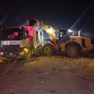 محافظة الجيزة ترفع 3800 طن مخلفات ورتش من أرض أبو عبيدة بحي جنوب الجيزة