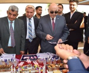 صيدلة الجامعة المصرية الروسية تنظم معرض الطلاب لمستحضرات التجميل